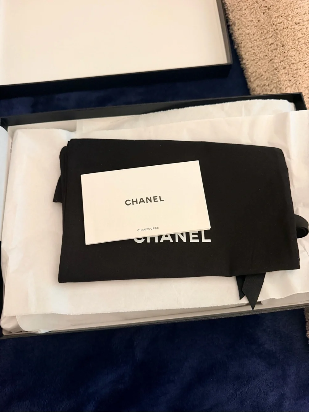 CHANEL White Leather Thong Sandals with Black Patent CC Logo - Picture 6 of 6